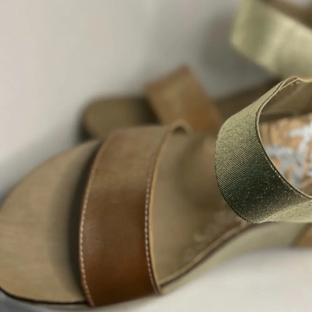 OTBT Gold Bushnell Leather Wedge - Women, Size: 10 M